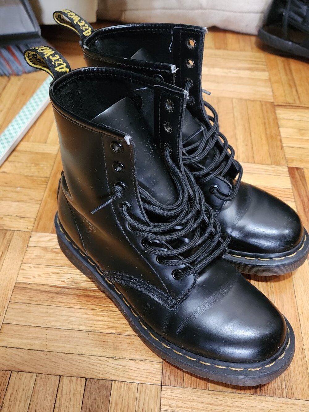 Dr. Martens 1460 Black Smooth Leather 8-Eye Boots - Size 7